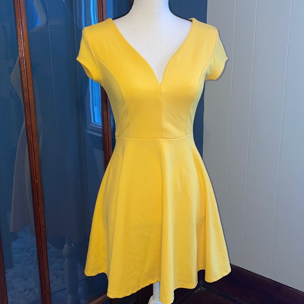 Little yellow dress by Miami
